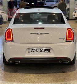 کرایسلەر 300